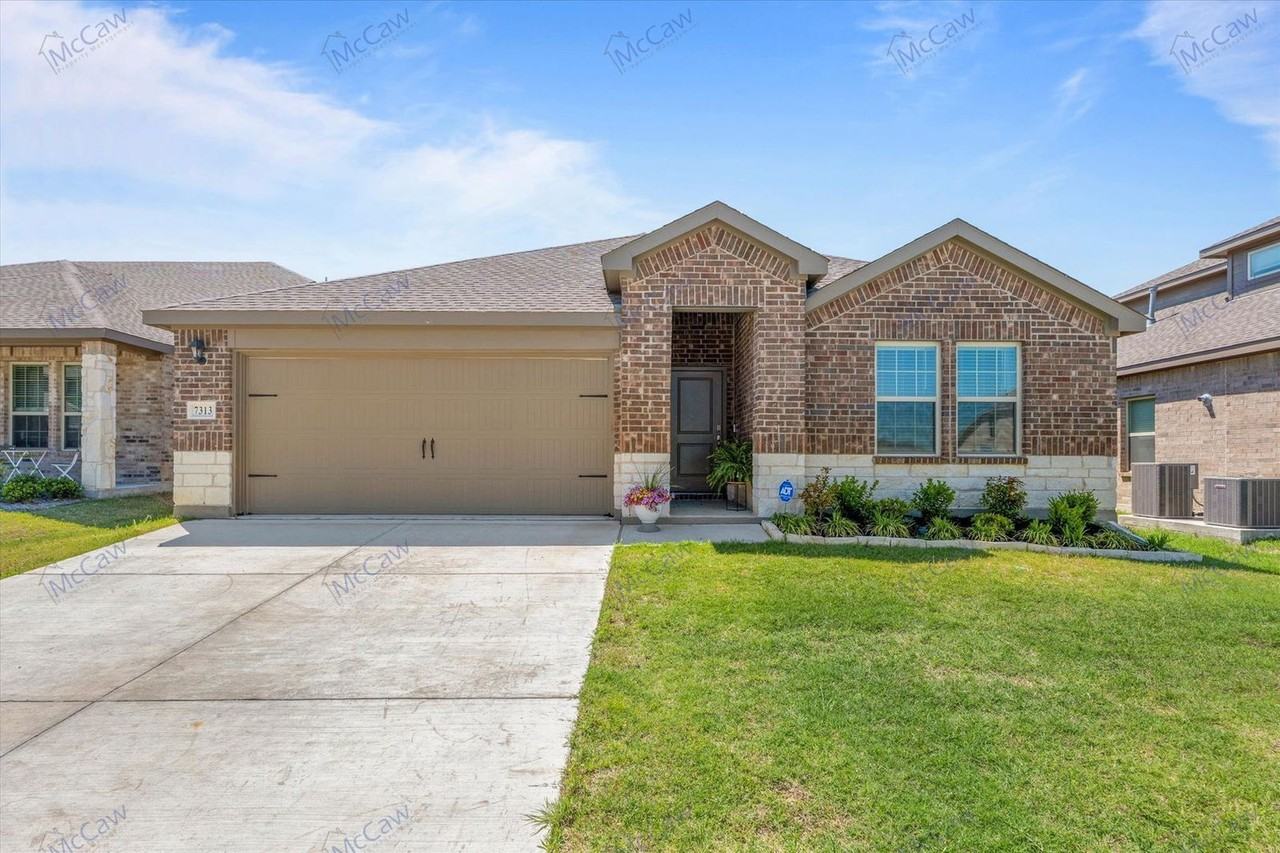 7313 Mayplace Dr - Photo 2 of 30