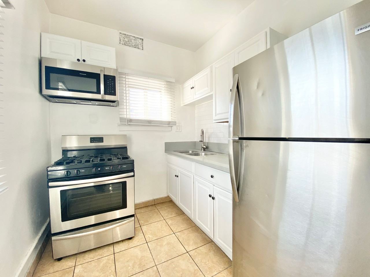 The Ritz Apartments - Photo 4 of 5