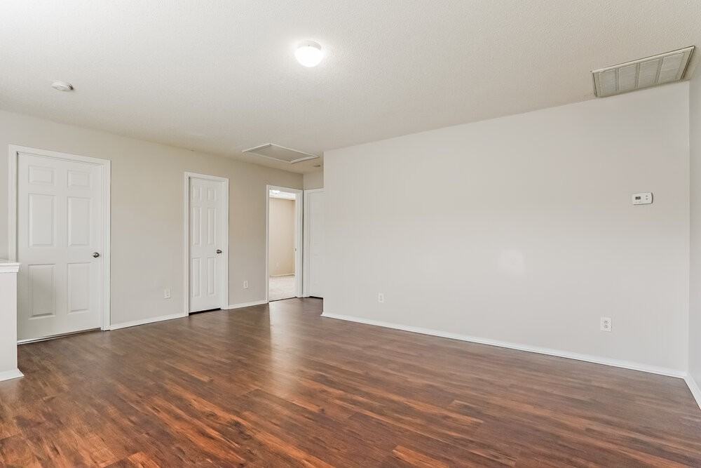 953 Mailwood Dr - Photo 6 of 17