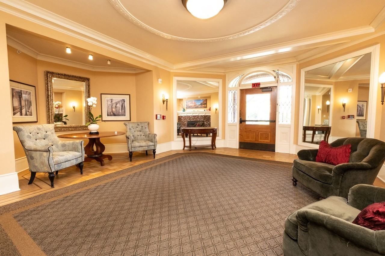 2170 NE Hancock St - Photo 3 of 18