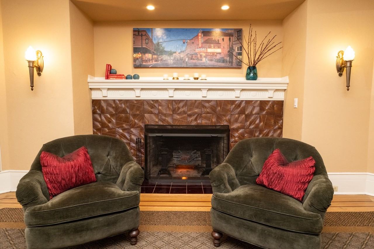 2170 NE Hancock St - Photo 6 of 21