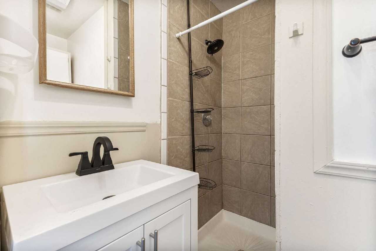 3163 Jefferson Ave - Photo 5 of 7