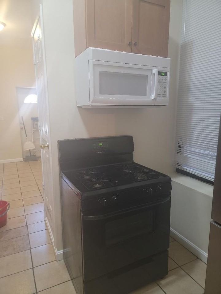 1827 S. May - Photo 4 of 34