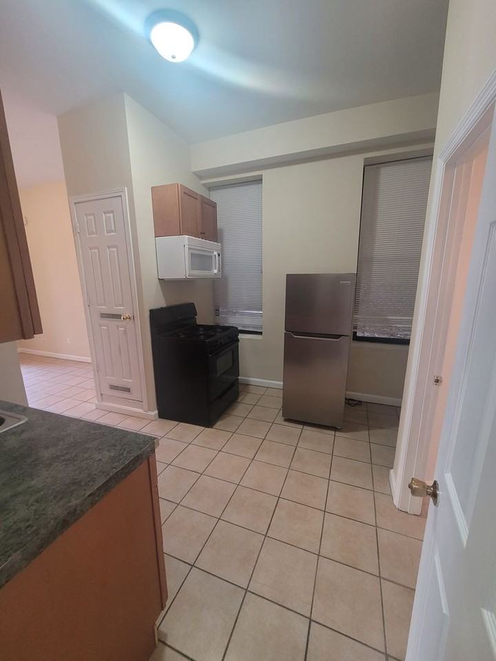 1827 S. May - Photo 2 of 34