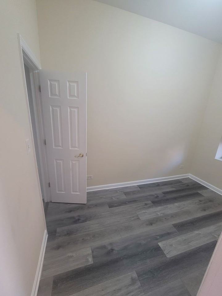 1827 S. May - Photo 5 of 34