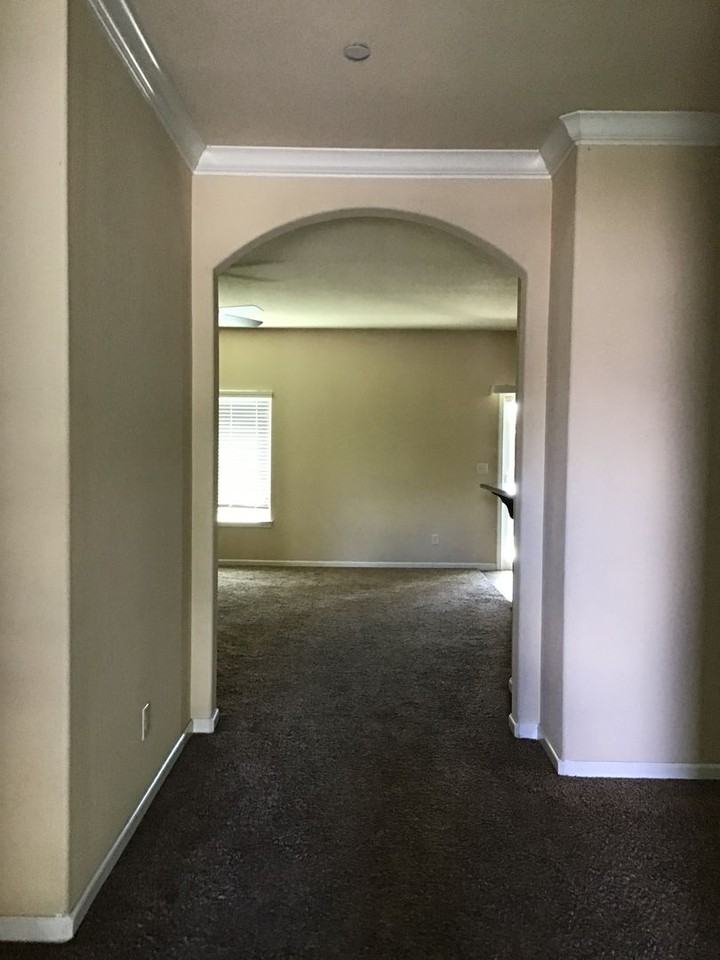 5635 Meadow Brook Way - Photo 3 of 28