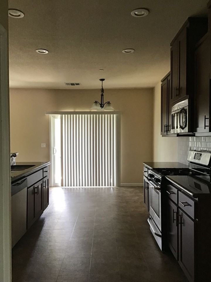 5635 Meadow Brook Way - Photo 7 of 28