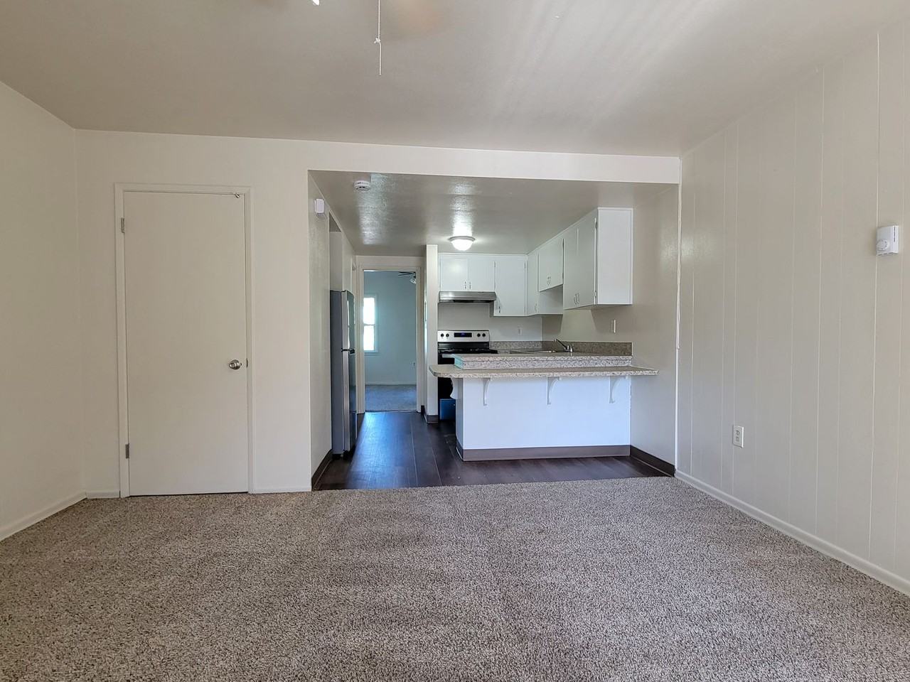 451-Hyacinth Apartments - Photo 6 of 11
