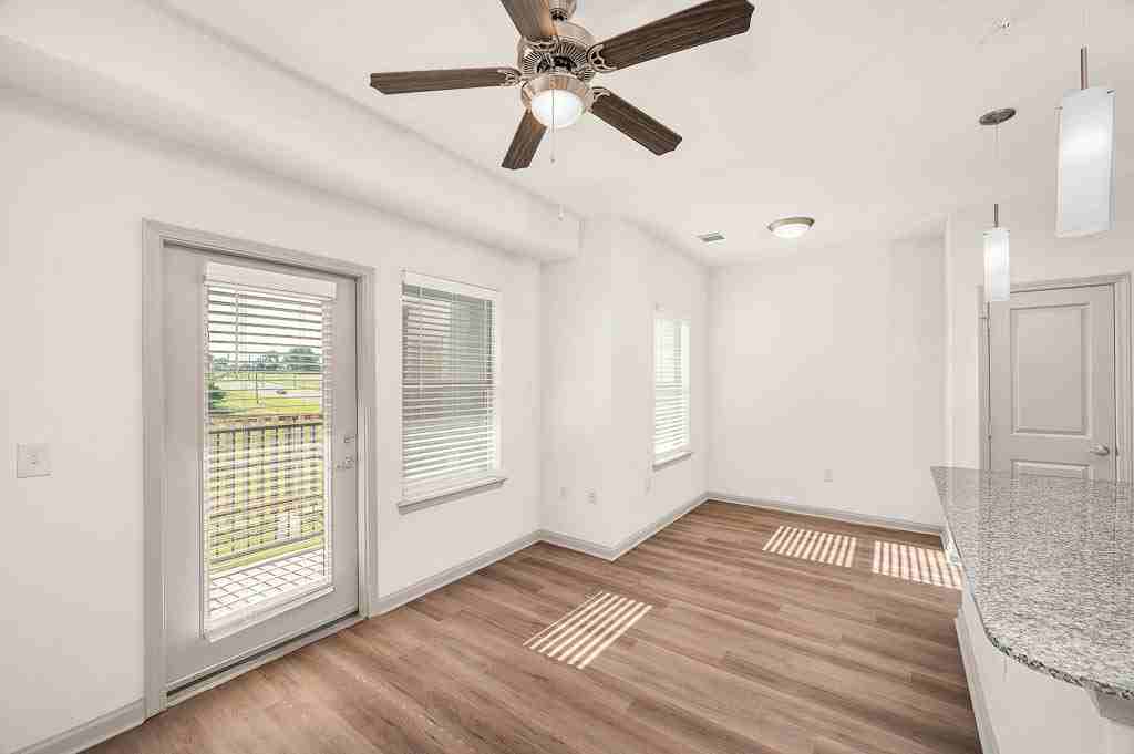 Boulevard at Lakeside - Photo 6 of 43