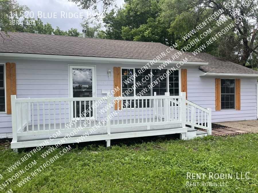 11520 Blue Ridge Blvd - Photo 2 of 12