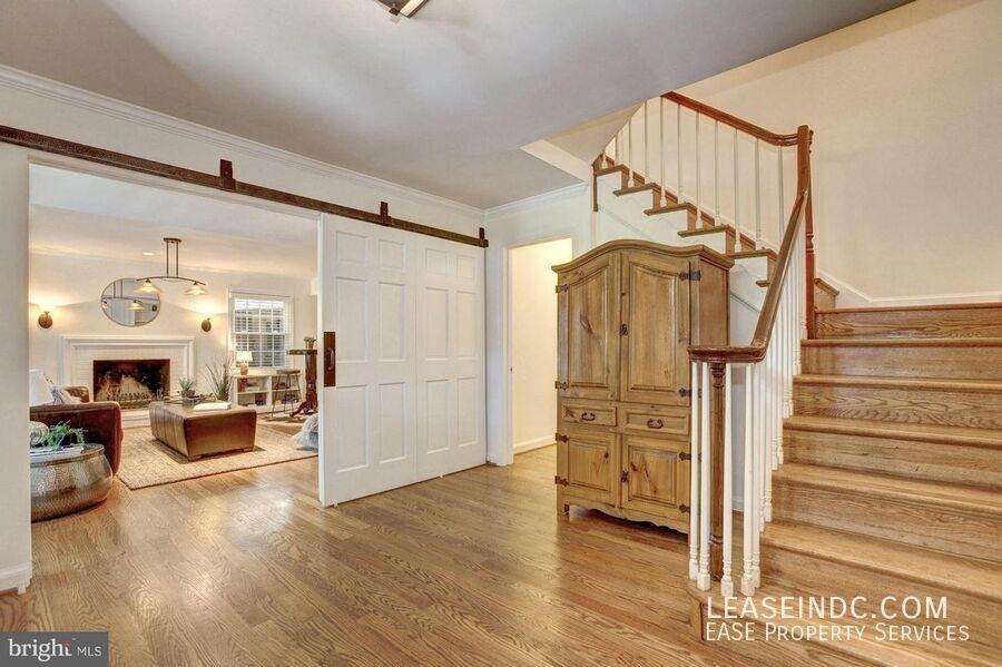 2947 Arizona Ave Nw - Photo 3 of 30