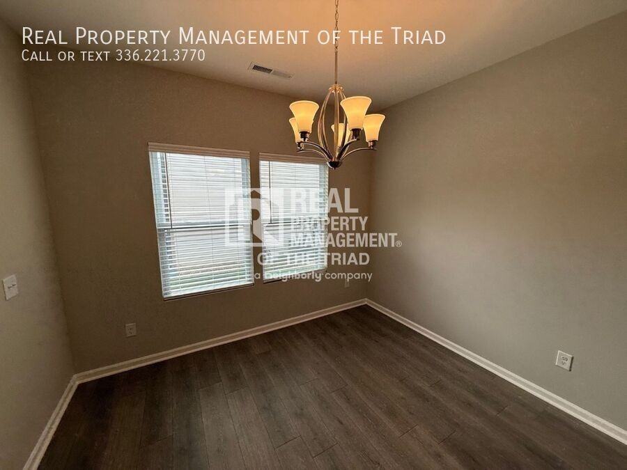 2385 Dukes Hollow Ct - Photo 3 of 27