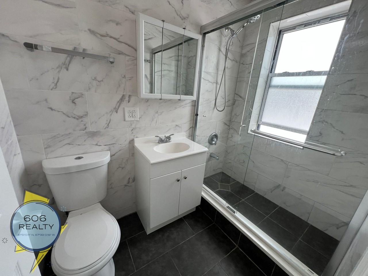 Charming Vintage Apartments in the Heart of Irving Park! - Photo 4 of 7