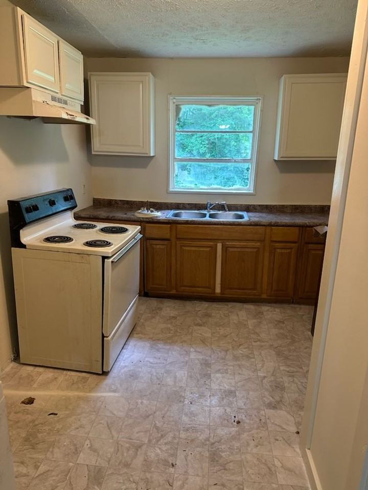 5421 Crepe Myrtle Drive - Photo 2 of 6