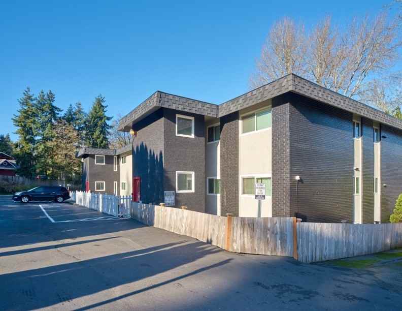 RT Apartments LLC - Photo 3 of 14