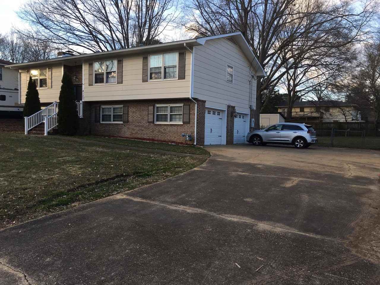 4127 Southbury Ln - Photo 2 of 27