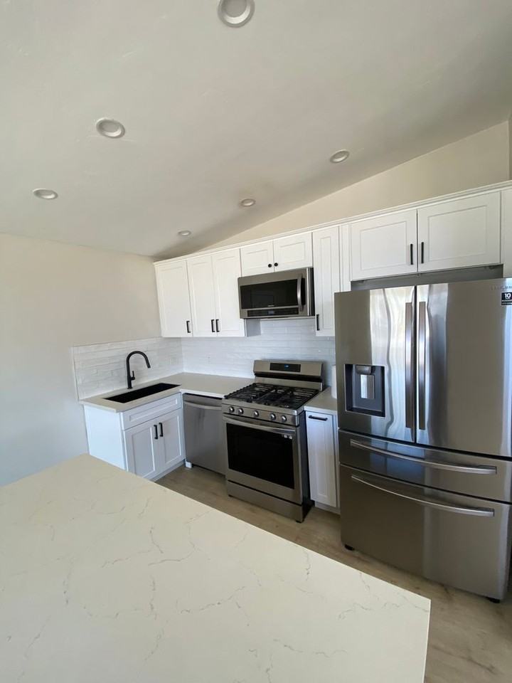 347 Donax Ave - Photo 6 of 33