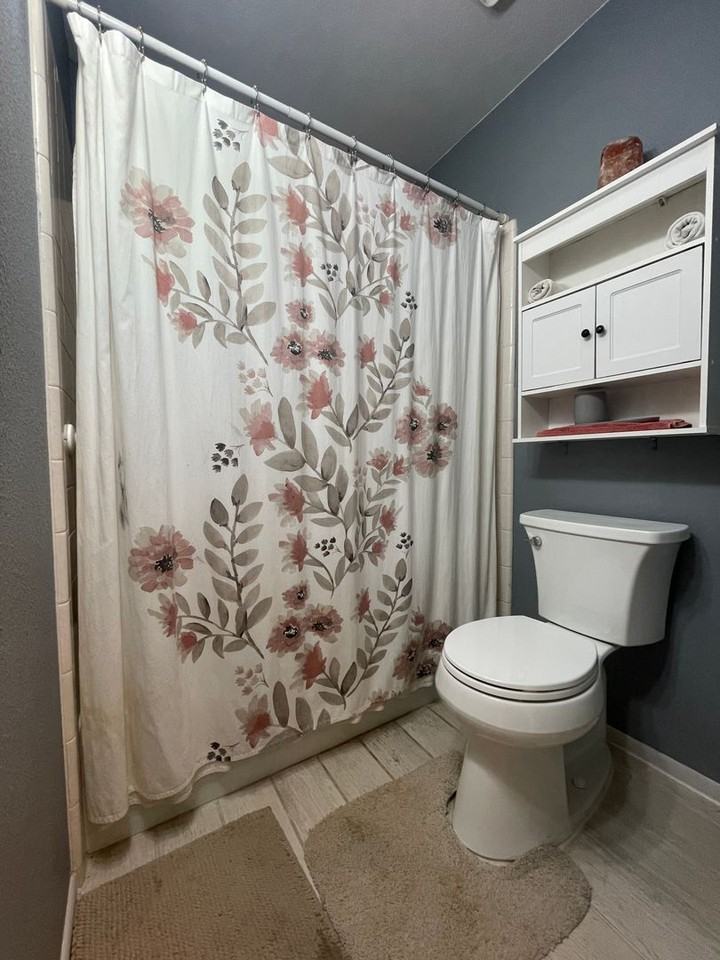 2046 Piccadilly Ln - Photo 7 of 39