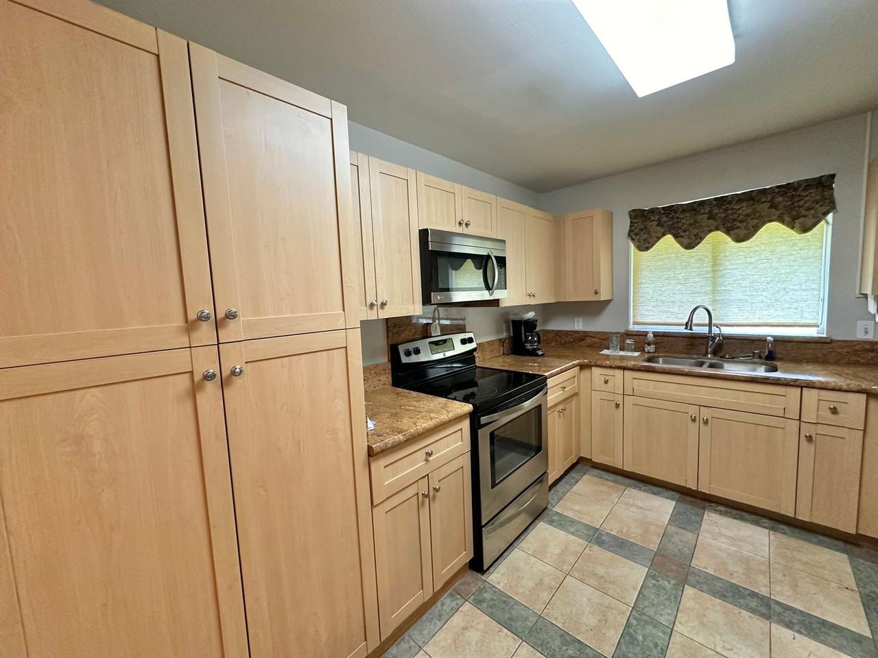 644 Meakanu Ln #1901 - Photo 4 of 20