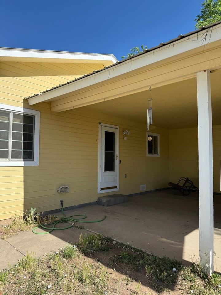 547 South Market Street - Photo 2 of 16