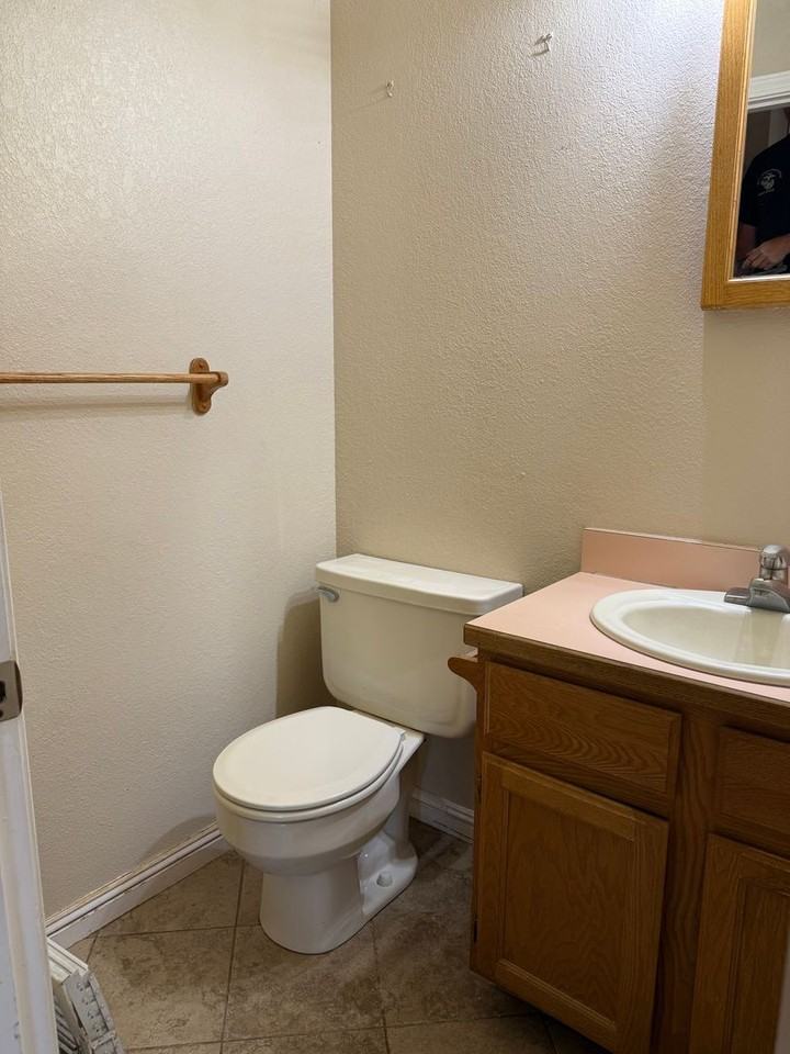 547 South Market Street - Photo 3 of 16