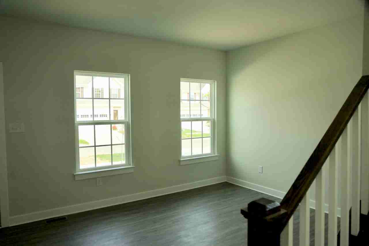 1331 Darling Dr - Photo 5 of 21