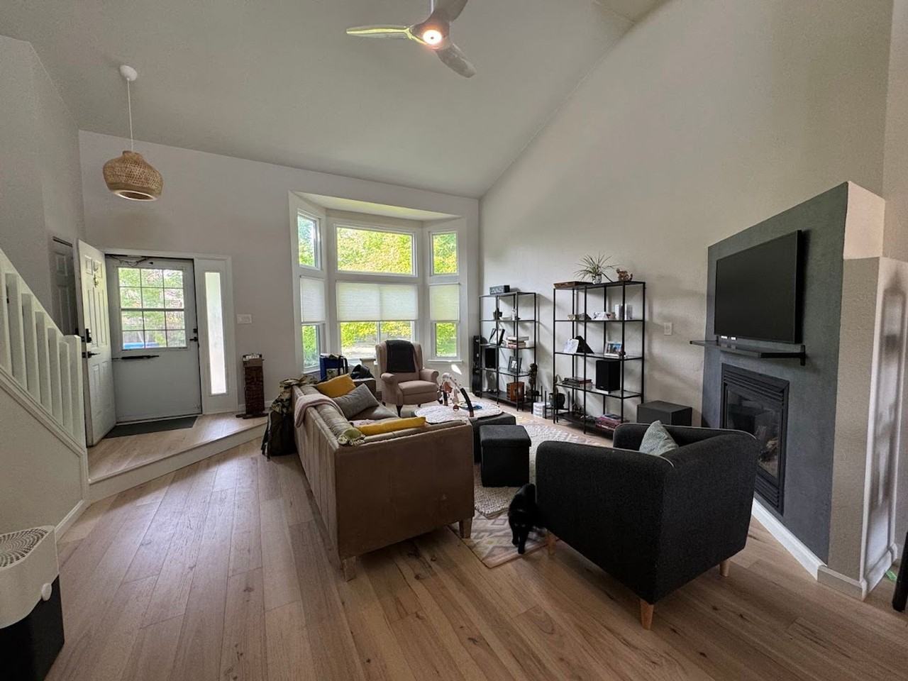 605 2nd St - Photo 3 of 22