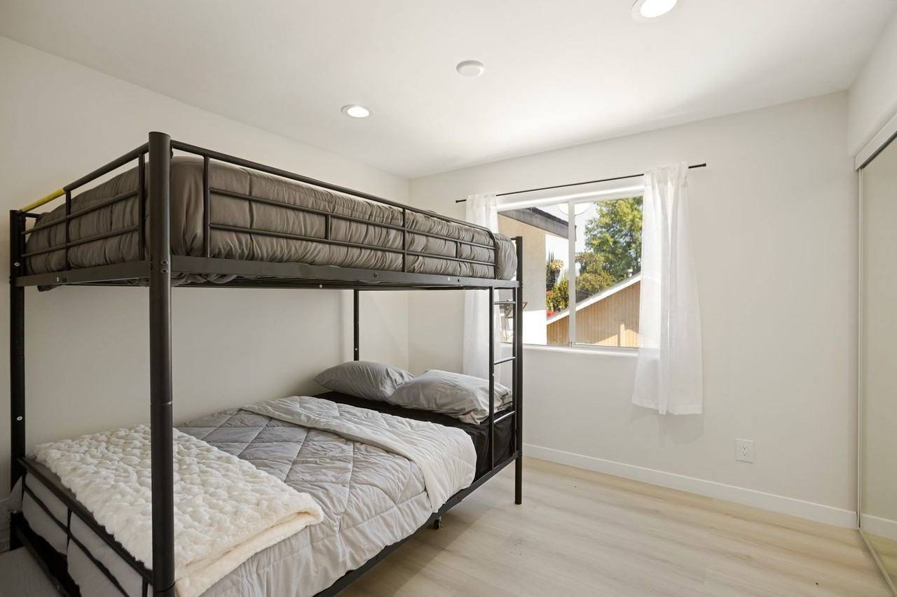 Tampa Haus - Photo 7 of 50