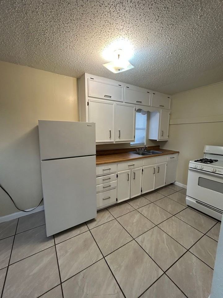 500 E Stanolind Rd - Photo 4 of 11