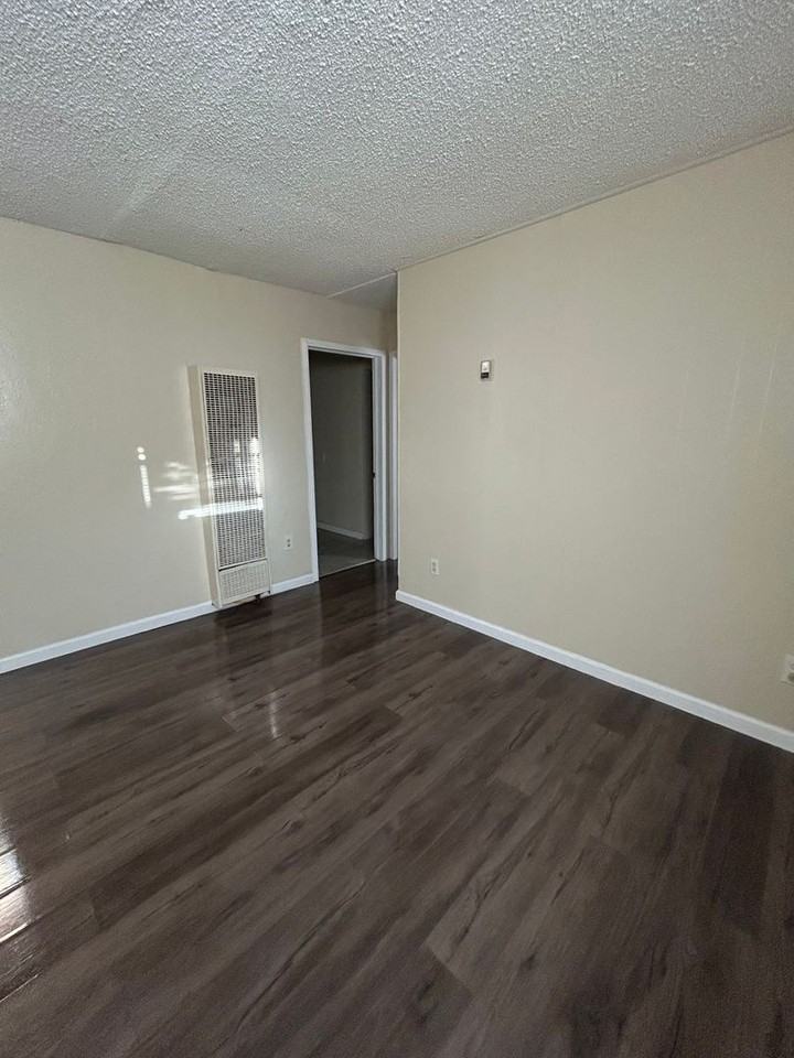 500 E Stanolind Rd - Photo 5 of 11