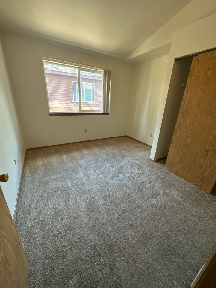 1265 Nw Stannium Rd - Photo 3 of 18