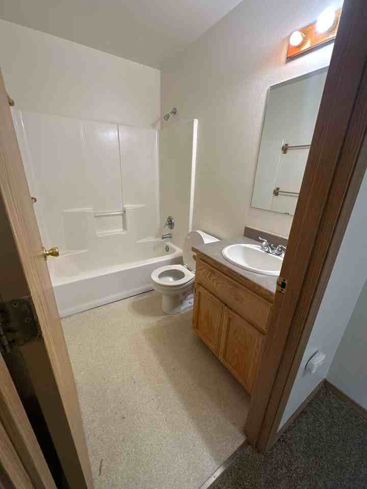 1265 Nw Stannium Rd - Photo 4 of 18
