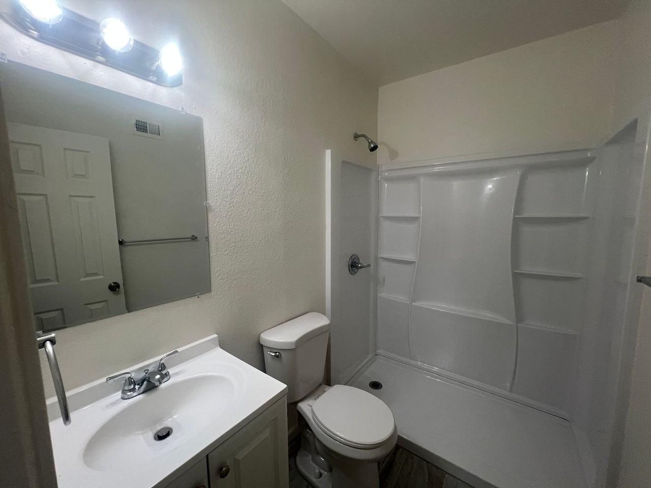 535 E Jacinto St - Photo 6 of 9