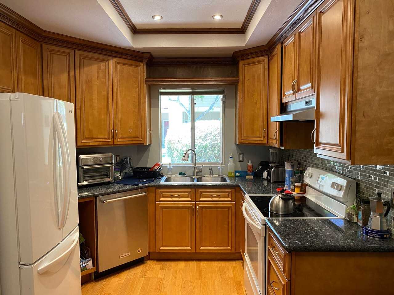 1104 Cedar Gables Dr - Photo 3 of 16