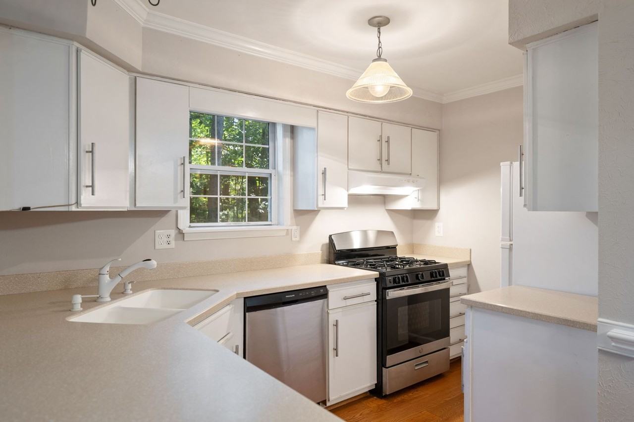 465 Summerwalk Cir - Photo 6 of 16