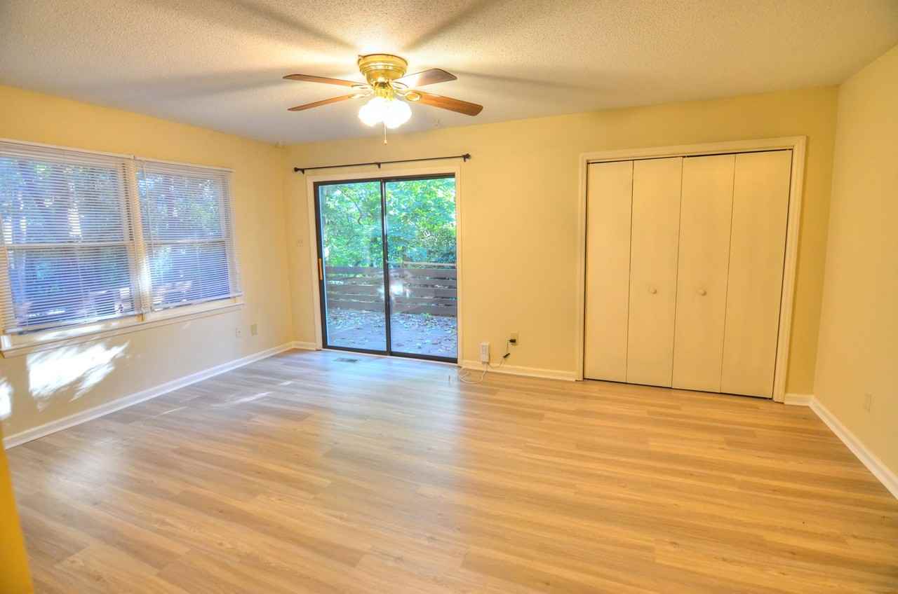110 S Peak Dr - Photo 4 of 15