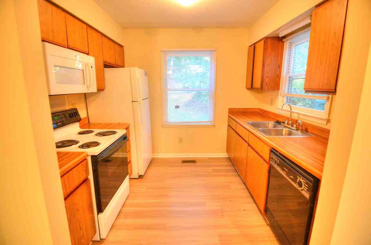 110 S Peak Dr - Photo 5 of 15