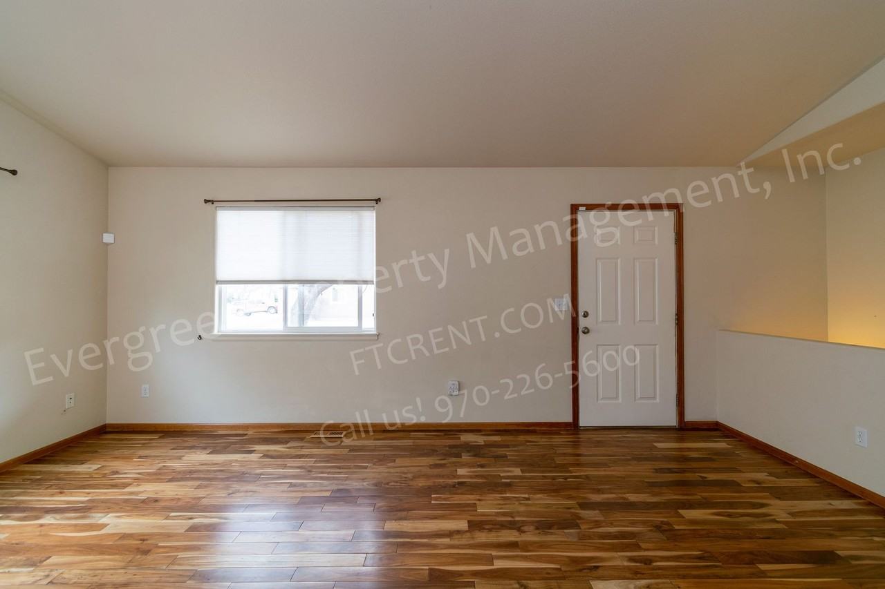 2371 Turquoise St - Photo 6 of 28