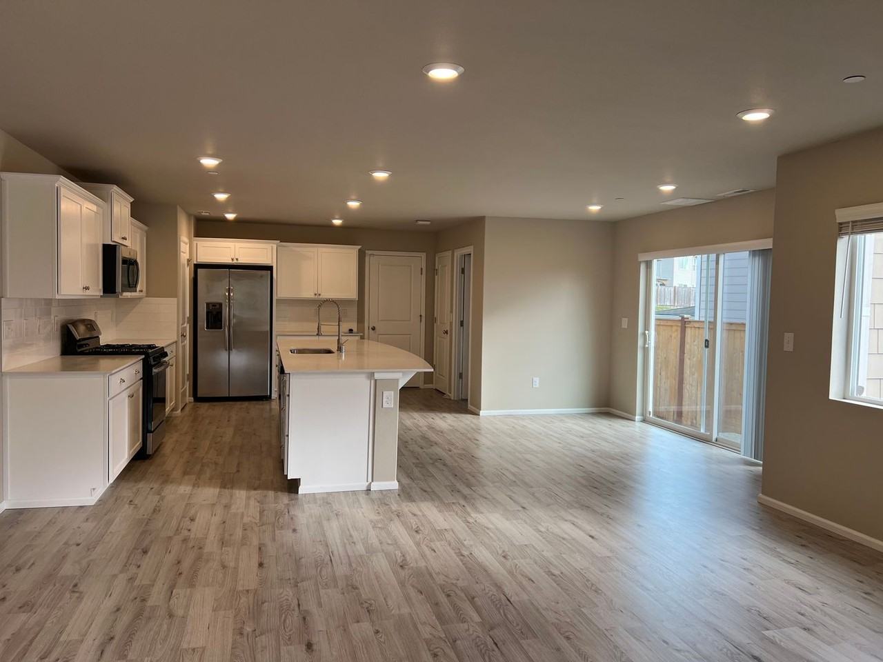 3436 Hoffman Hill Blvd - Photo 3 of 23