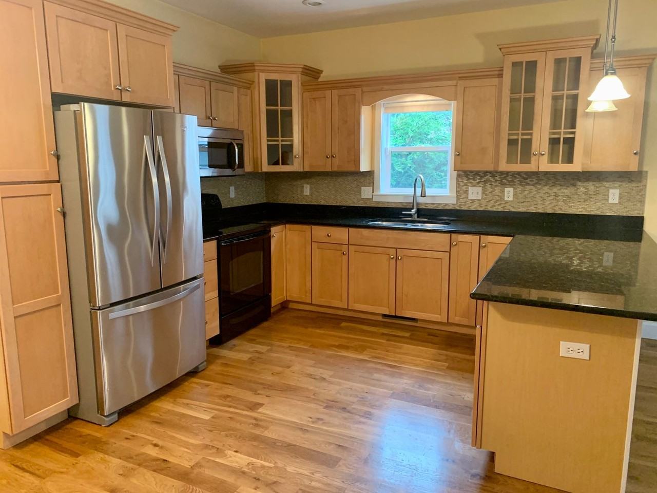 1510 Nw 25th St - Photo 4 of 17