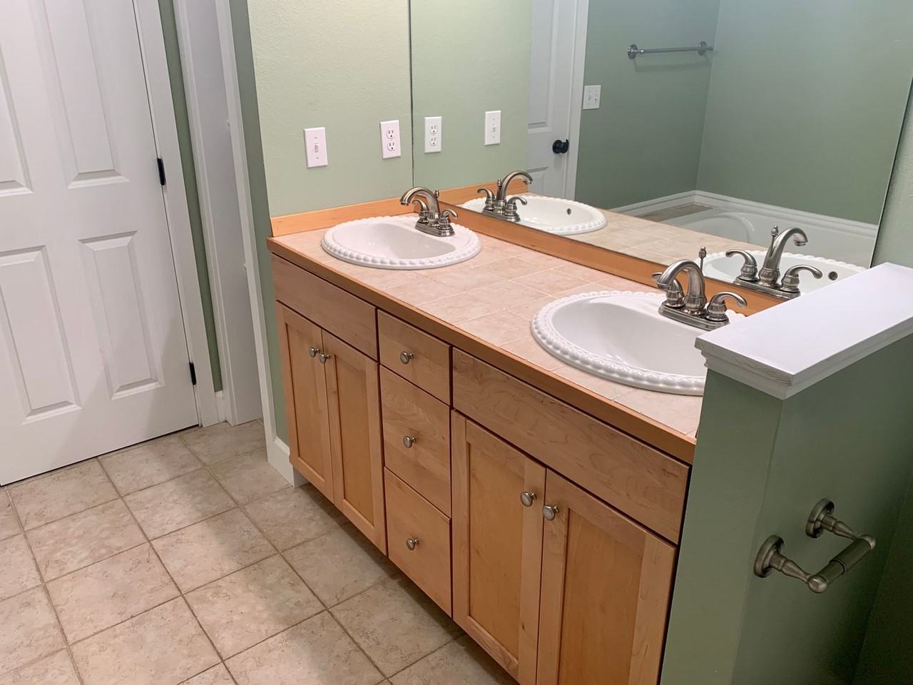 1510 Nw 25th St - Photo 7 of 17