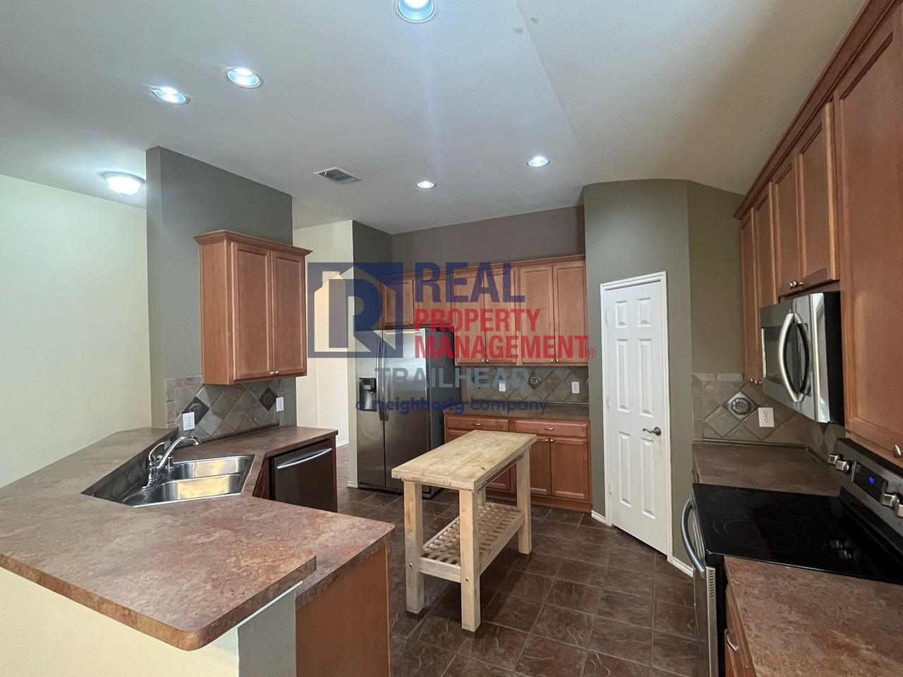 3929 Eaglerun Dr - Photo 7 of 28
