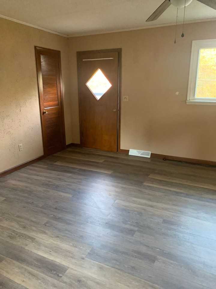 165 Greyland Dr - Photo 2 of 18