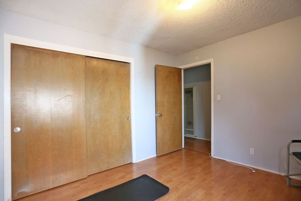 288 8th Ave - Photo 5 of 11