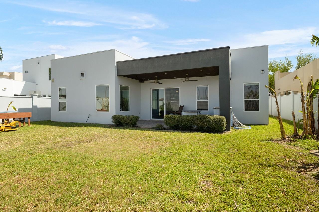 305 N Mockingbird Ave #NA - Photo 2 of 26