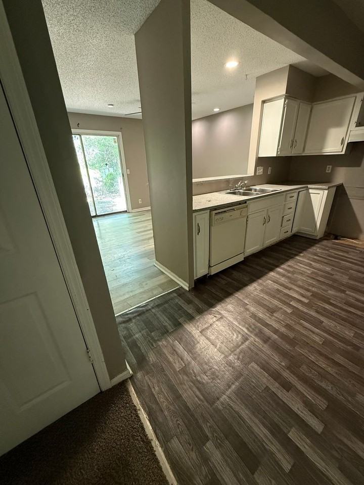 7236 E Bainbridge Ct - Photo 6 of 24