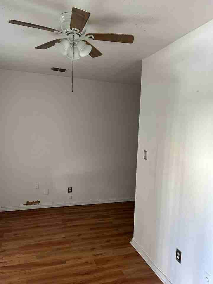 2519 Centenary Blvd - Photo 3 of 5