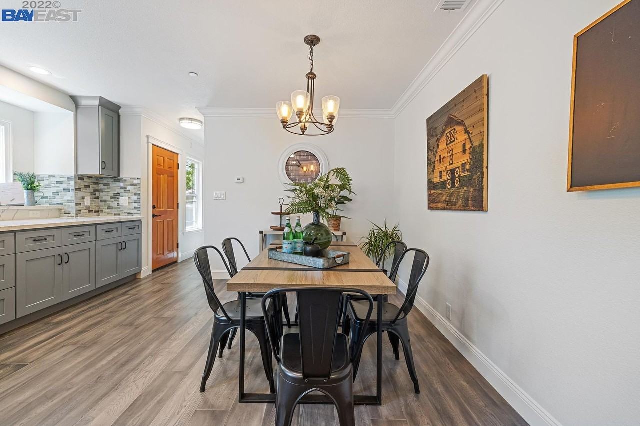 1109 Sir Francis Drake Blvd - Photo 3 of 23