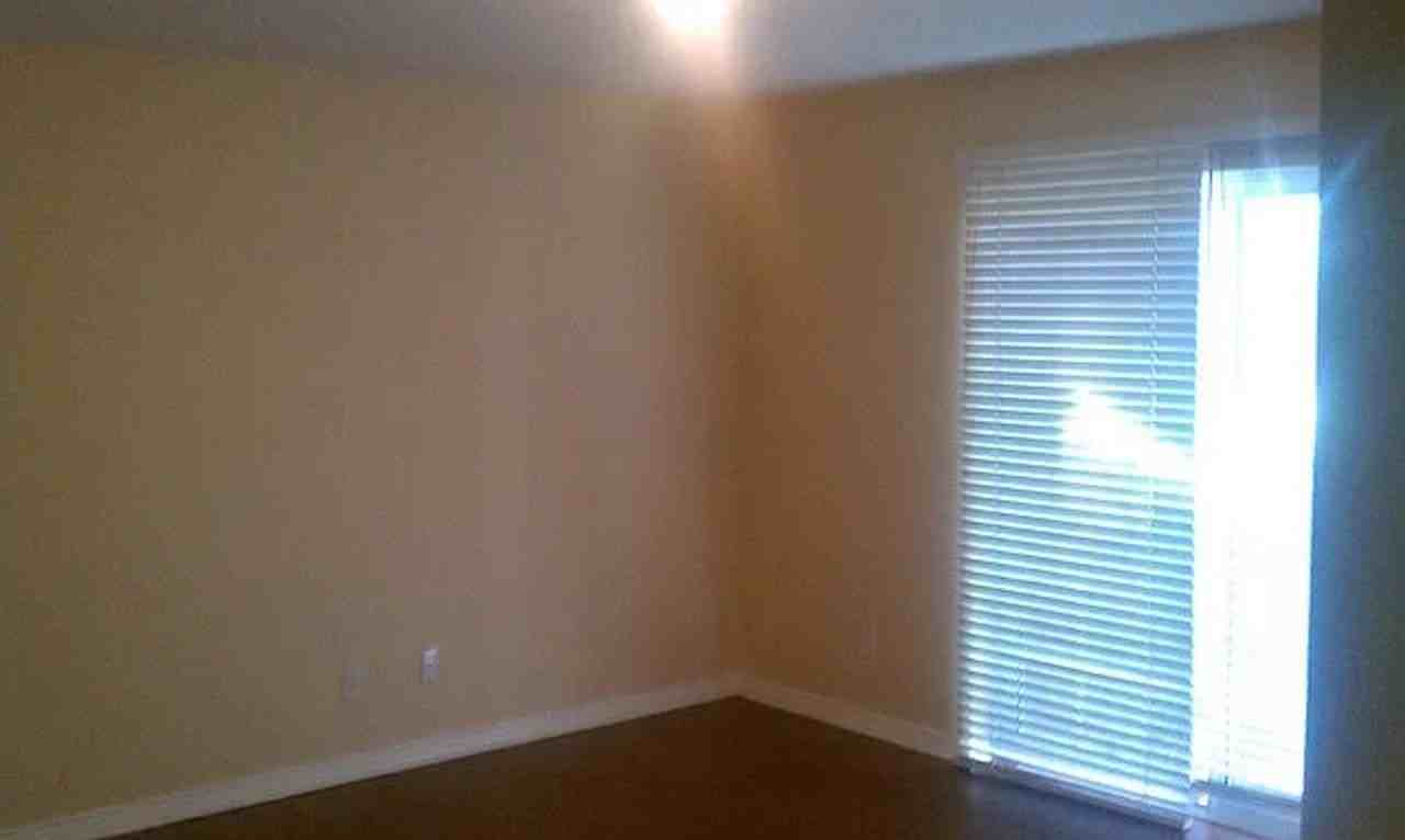 150 S 800 E - Photo 2 of 11