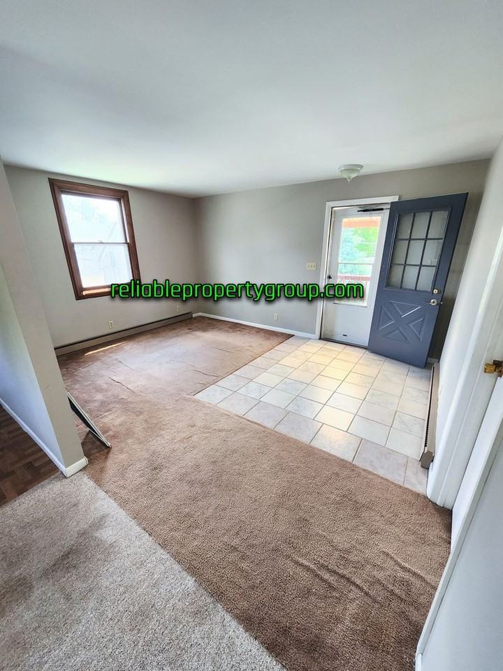 1014 Lake Ave - Photo 3 of 10